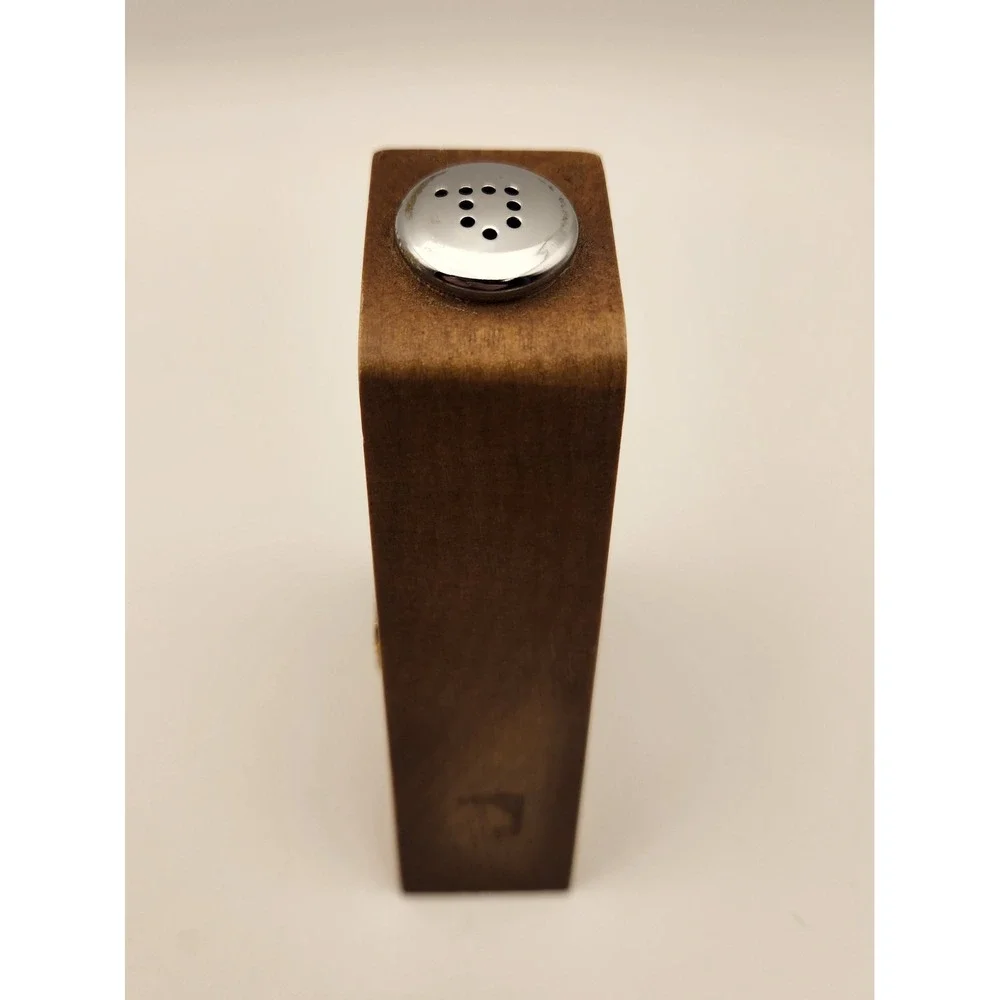 VINTAGE WOODEN SAN FRANCISCO GOLDEN GATE BRIDGE SALT‎ AND PEPPER SHAKERS